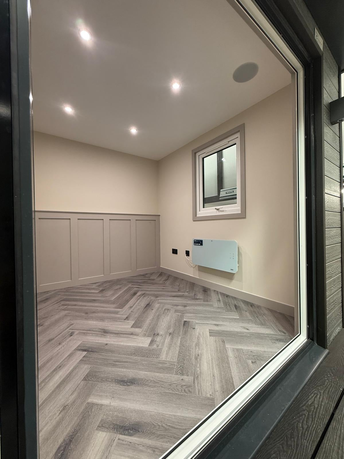 CosyNest Garden Room